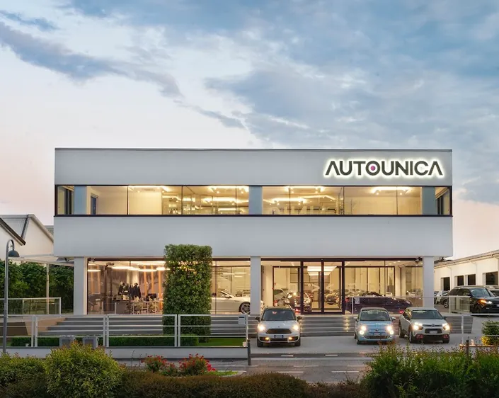 AUTOUNICA