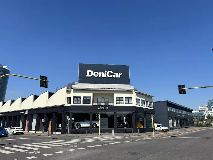 DeniCar, Milano