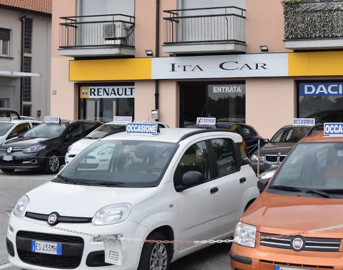 Italian Car Renault Dacia