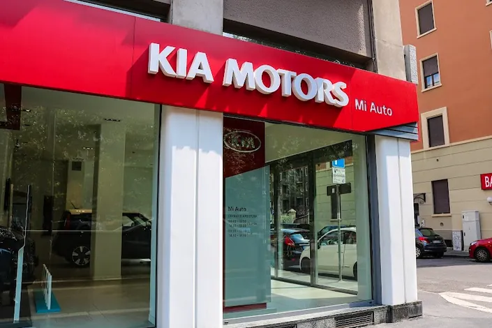 Kia LARIO MI AUTO | Concessionaria Milano