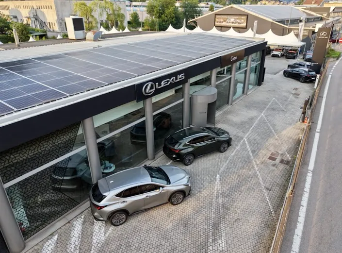 LEXUS COMO – RIVAUTO