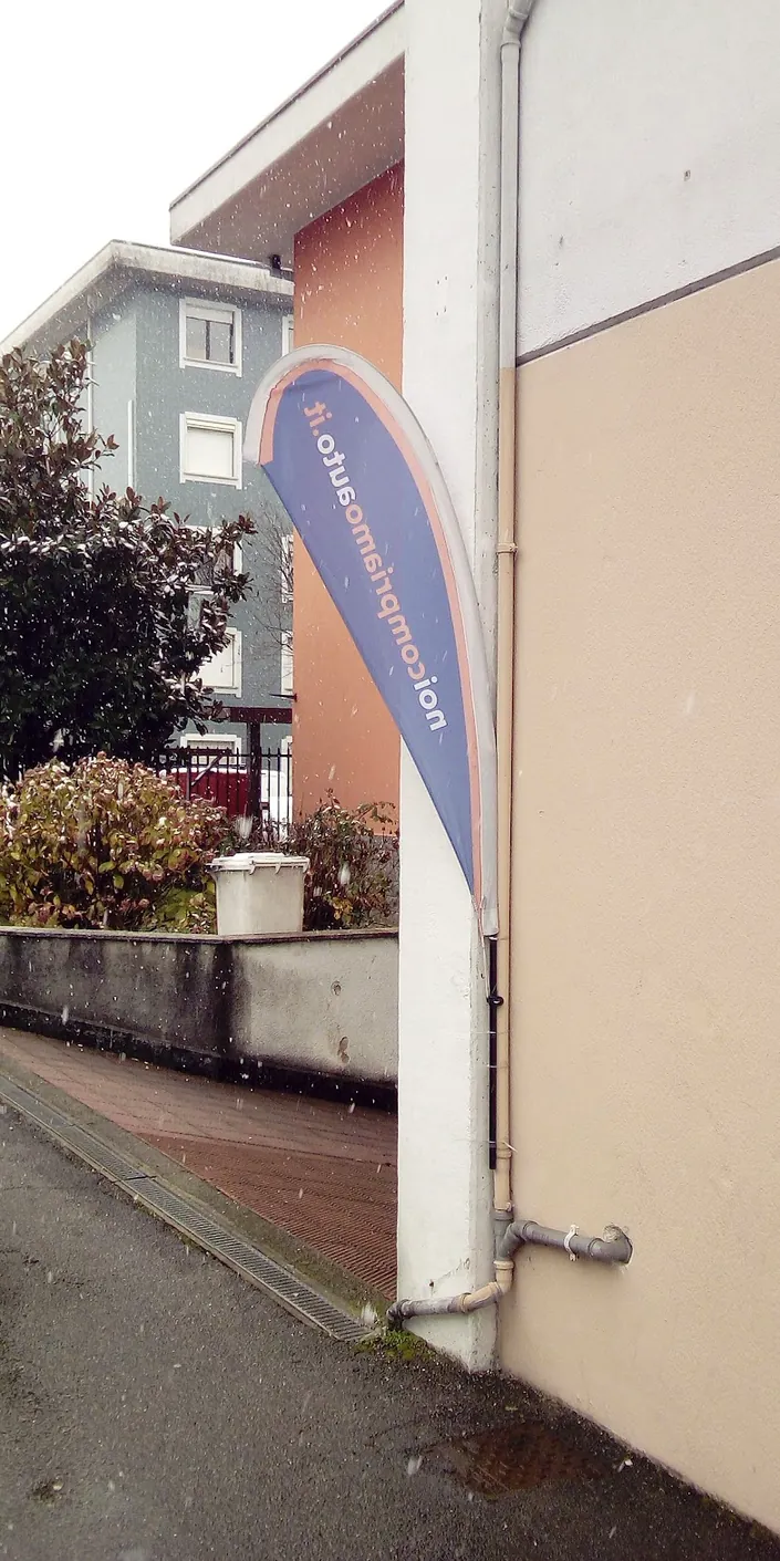 noicompriamoauto.it