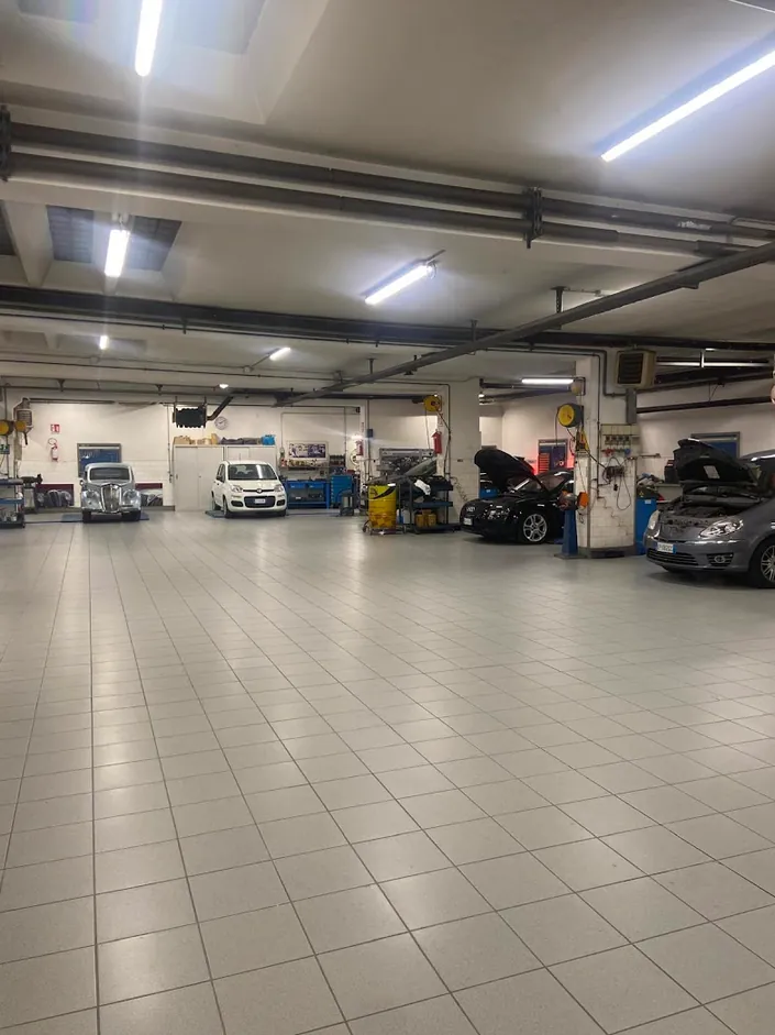RAU Commerciale S.a.s.