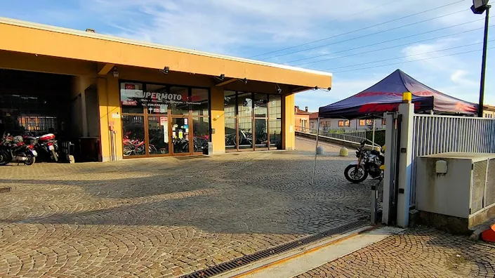 SUPERMOTORACE SNC DI MOTTA P E VALLI A.